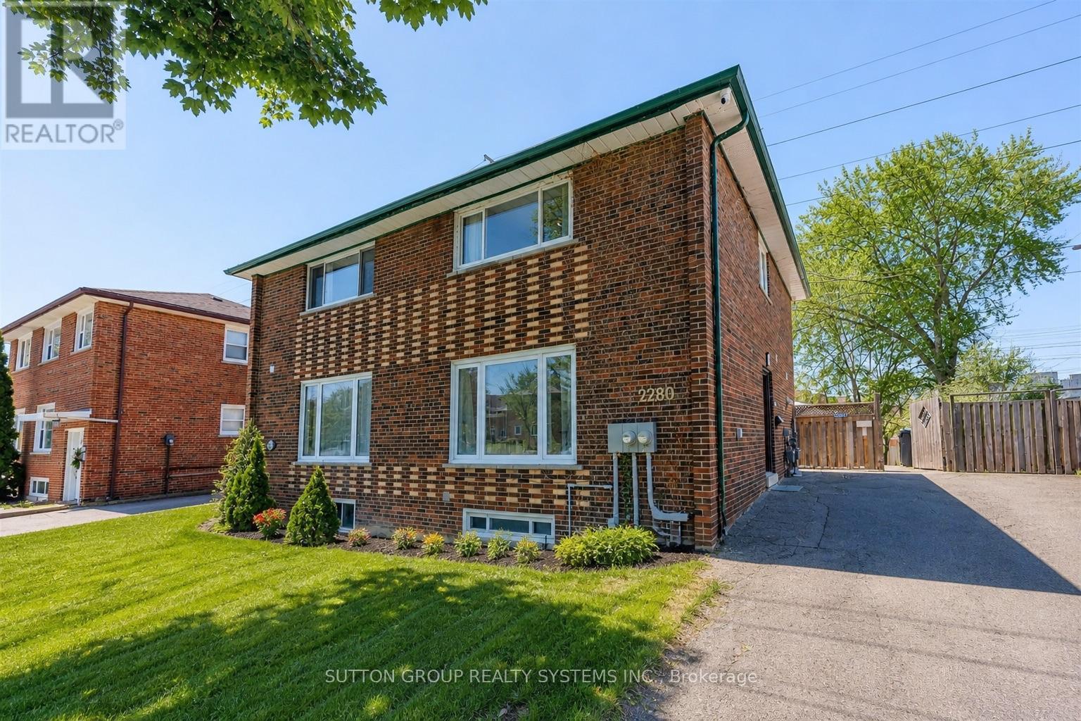 Semi-Detached/Link at 2280 WISEMAN COURT, Mississauga (Clarkson)