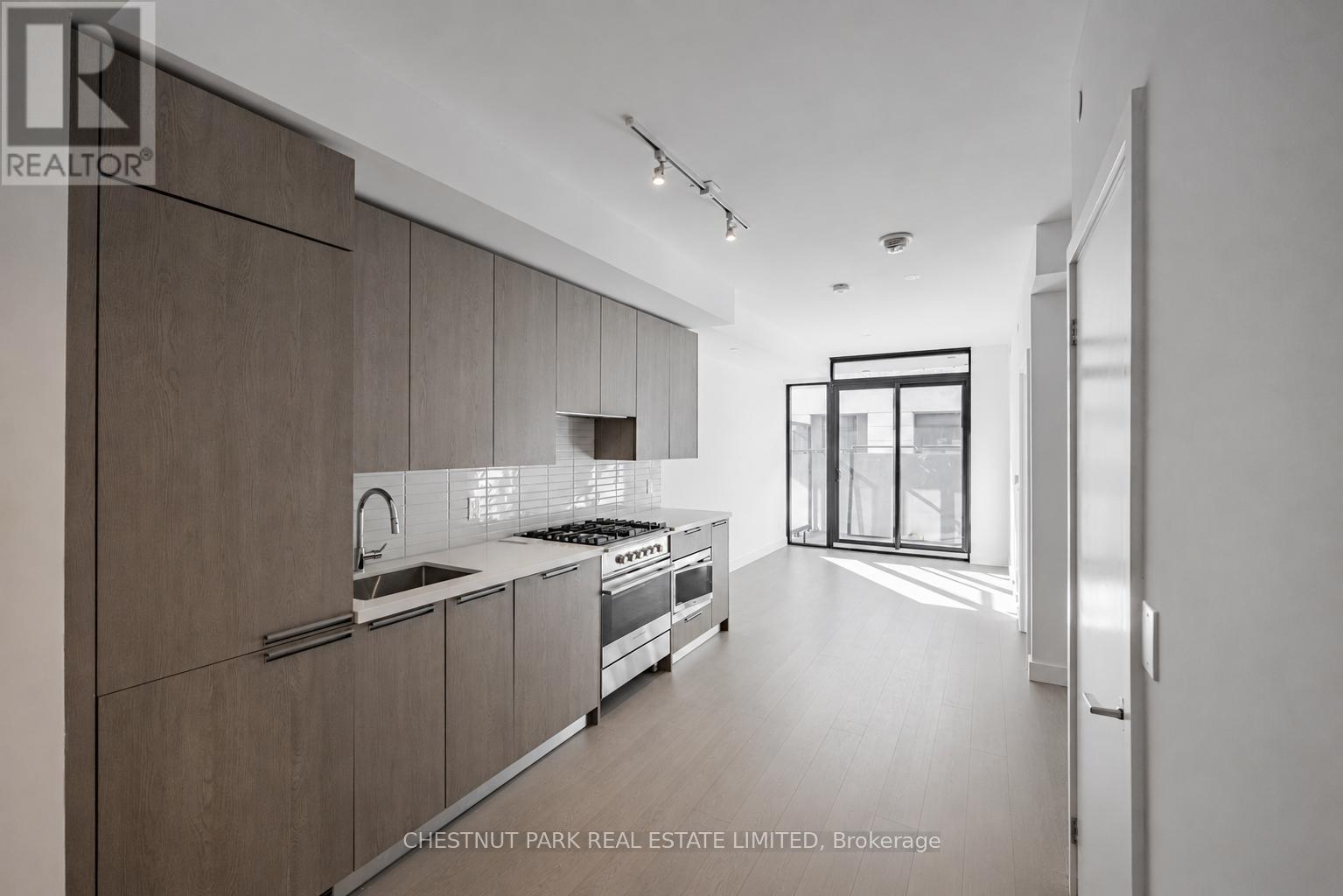 Apartment at 703 - 160 KINGSWAY CRESCENT, Toronto