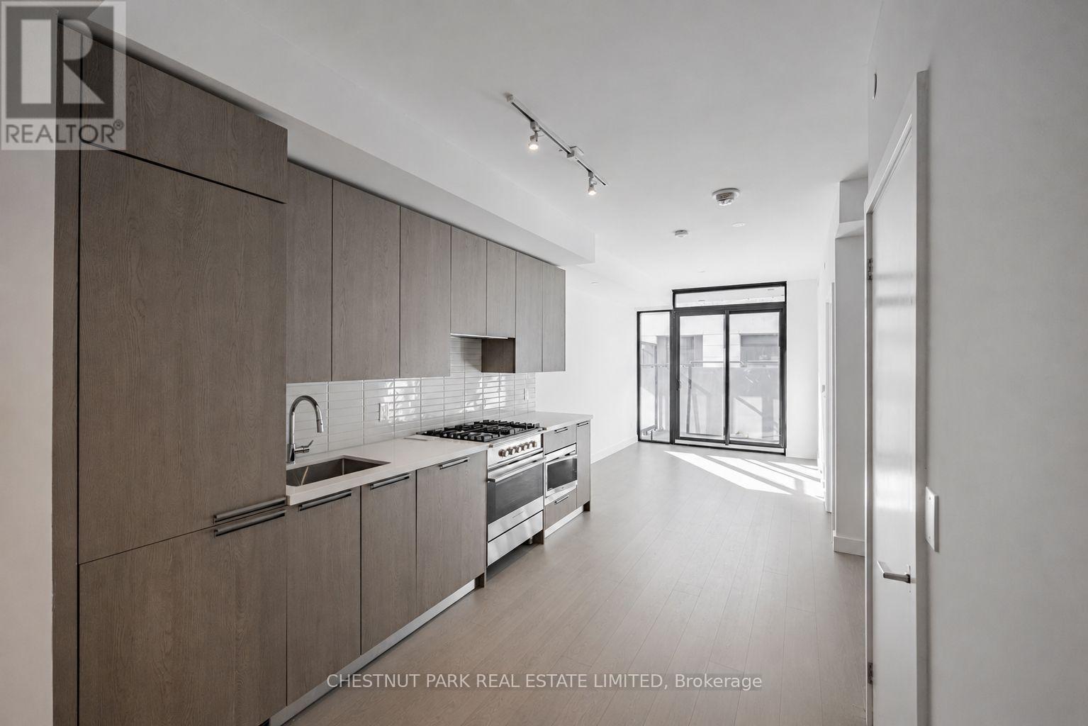 Apartment at 703 - 160 KINGSWAY CRESCENT, Toronto