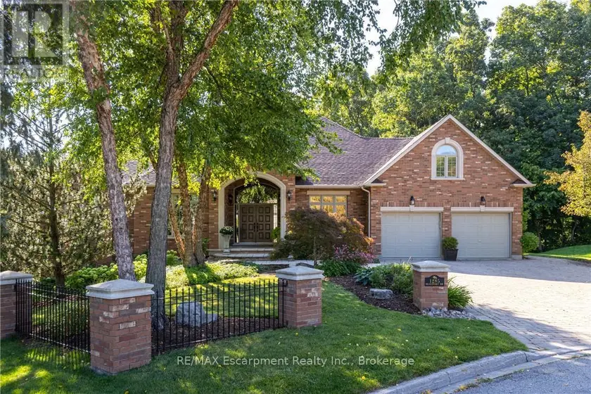 Detached at 1285 BEAUFORT DRIVE, Burlington