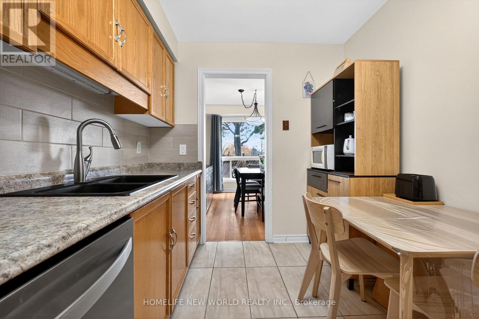 Townhouse at 74 HEATHCLIFFE SQUARE, Brampton