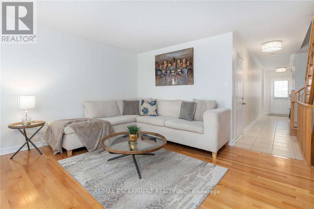 Townhouse at 25 - 233 DUSKYWING WAY, Oakville