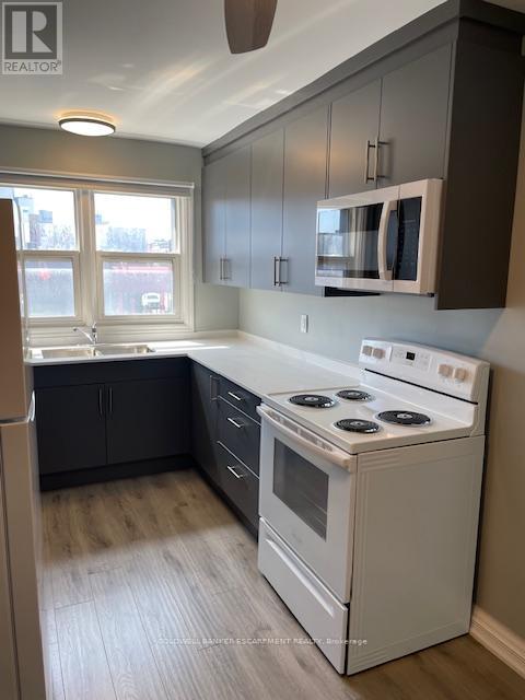 Multiplex at 1 - 2 CROSS STREET, Halton Hills