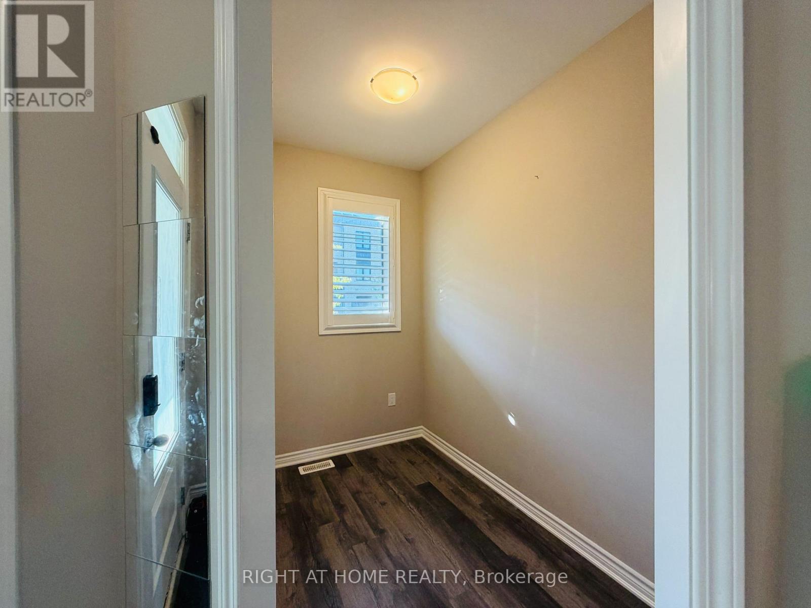 Townhouse at 567 BELLFLOWER COURT, Milton