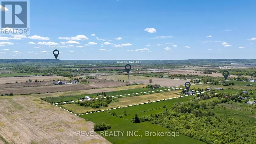 Detached at 2738 LOWER BASE LINE, Milton