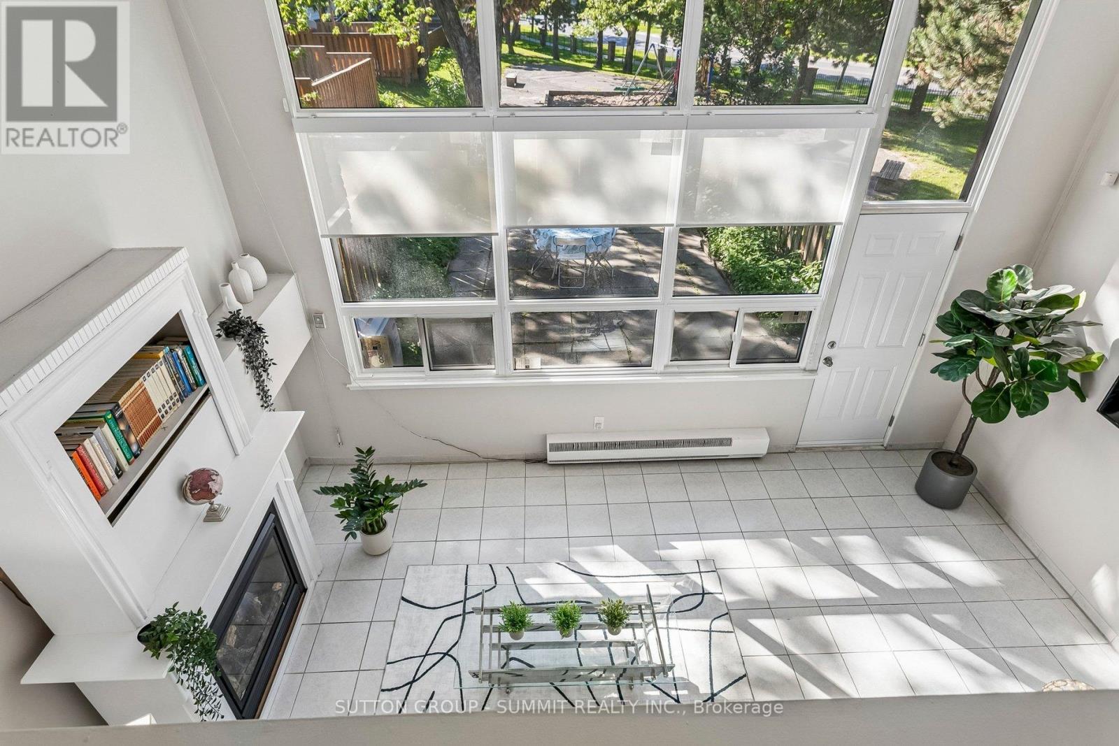 Townhouse at 211 - 180 MISSISSAUGA VALLEY BOULEVARD, Mississauga (Mississauga Valleys)