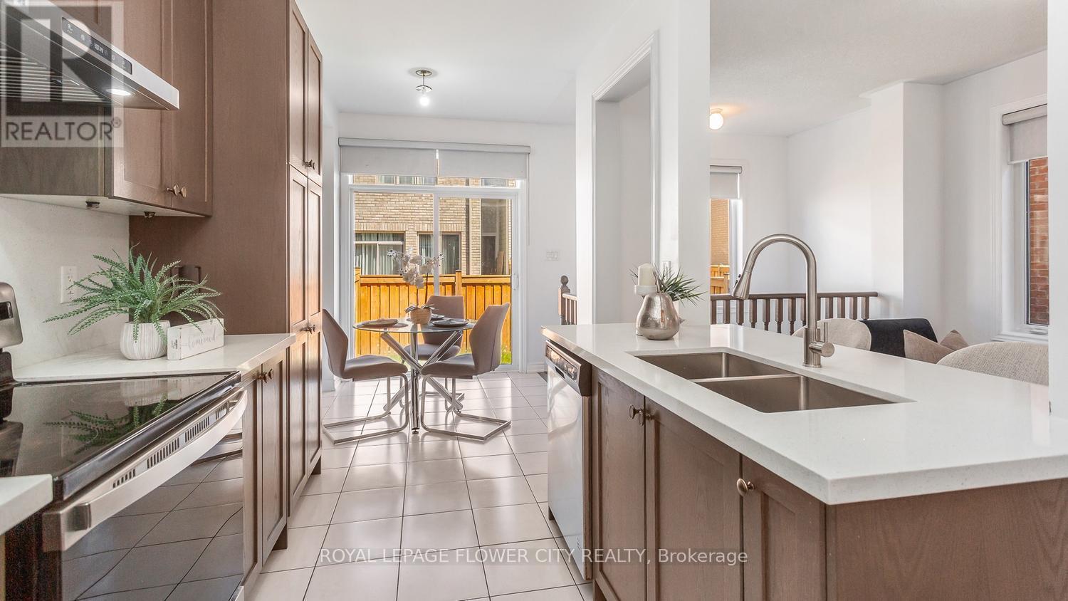 Townhouse at 29 BACKWATER TRAIL, Brampton