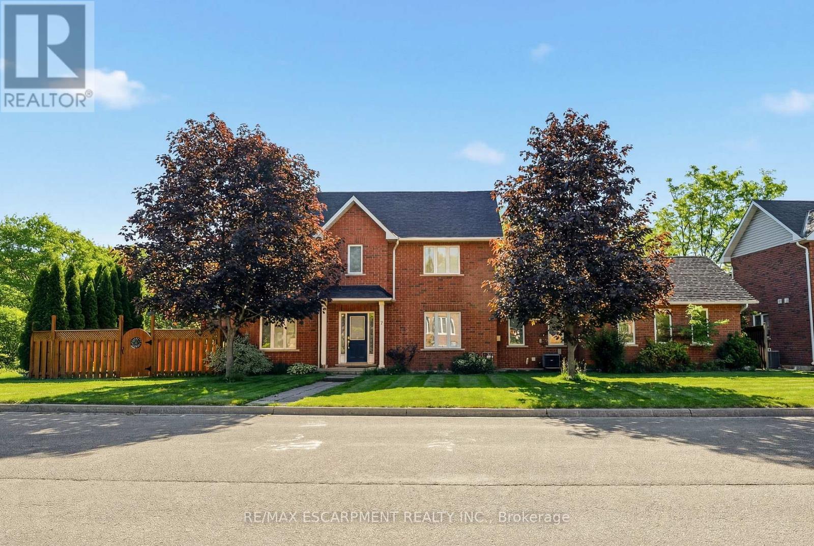 Townhouse at 7 - 1745 CREEK WAY, Burlington (Uptown)