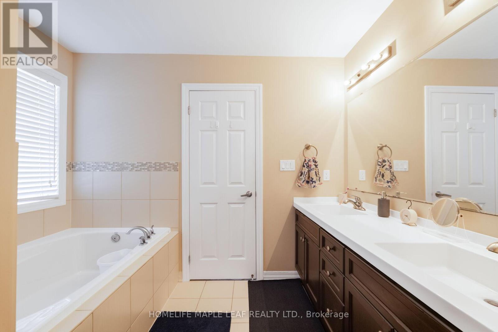 Detached at 15 DONOMORE DRIVE, Brampton