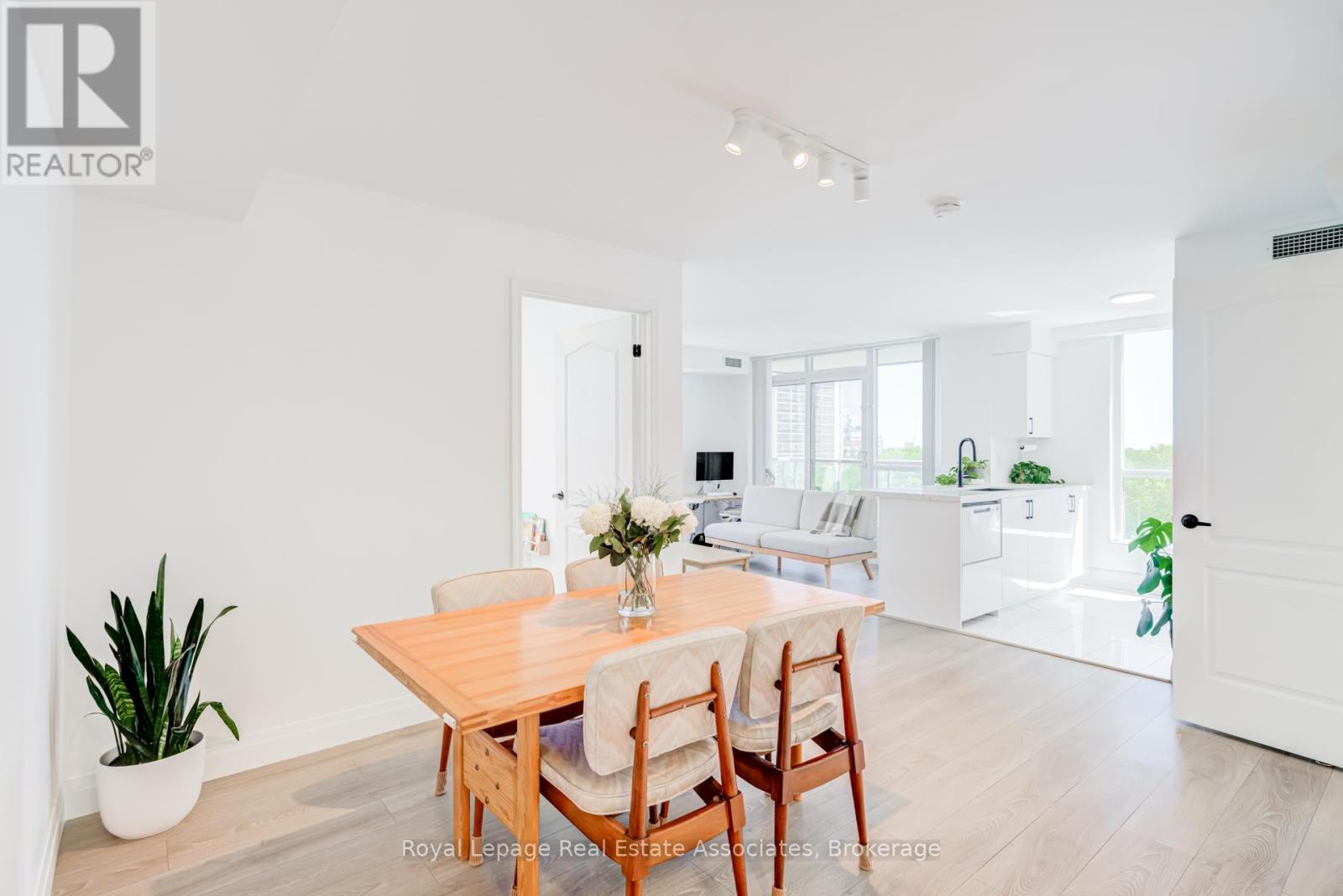 Apartment at 705 - 70 HIGH PARK AVENUE, Toronto