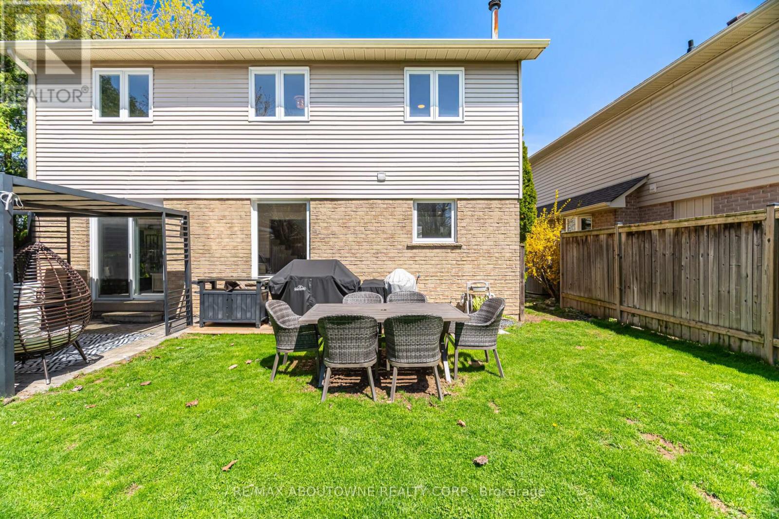 Detached at 2395 ARNOLD CRESCENT, Burlington