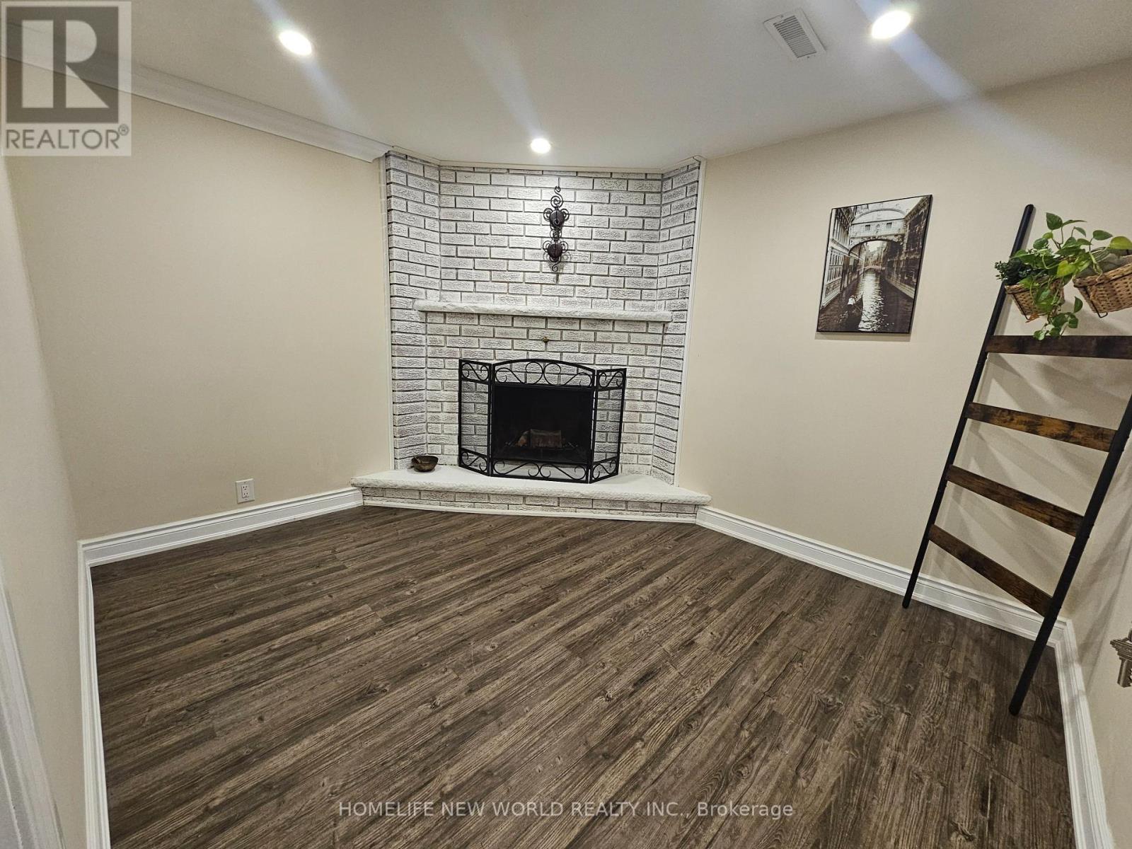 Semi-Detached/Link at LOWER - 458 APPLEDORE CRESCENT, Mississauga