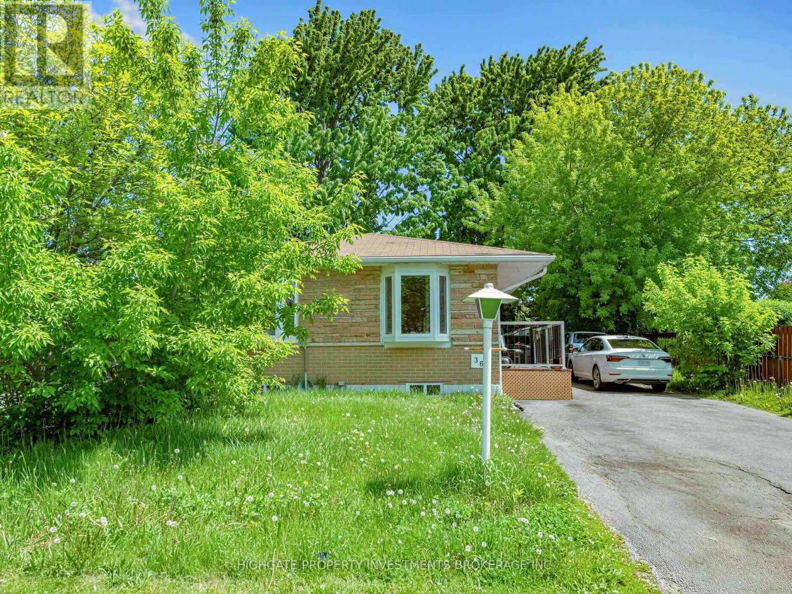 Detached at BSMT - 36 REIGATE AVENUE, Brampton (Madoc)