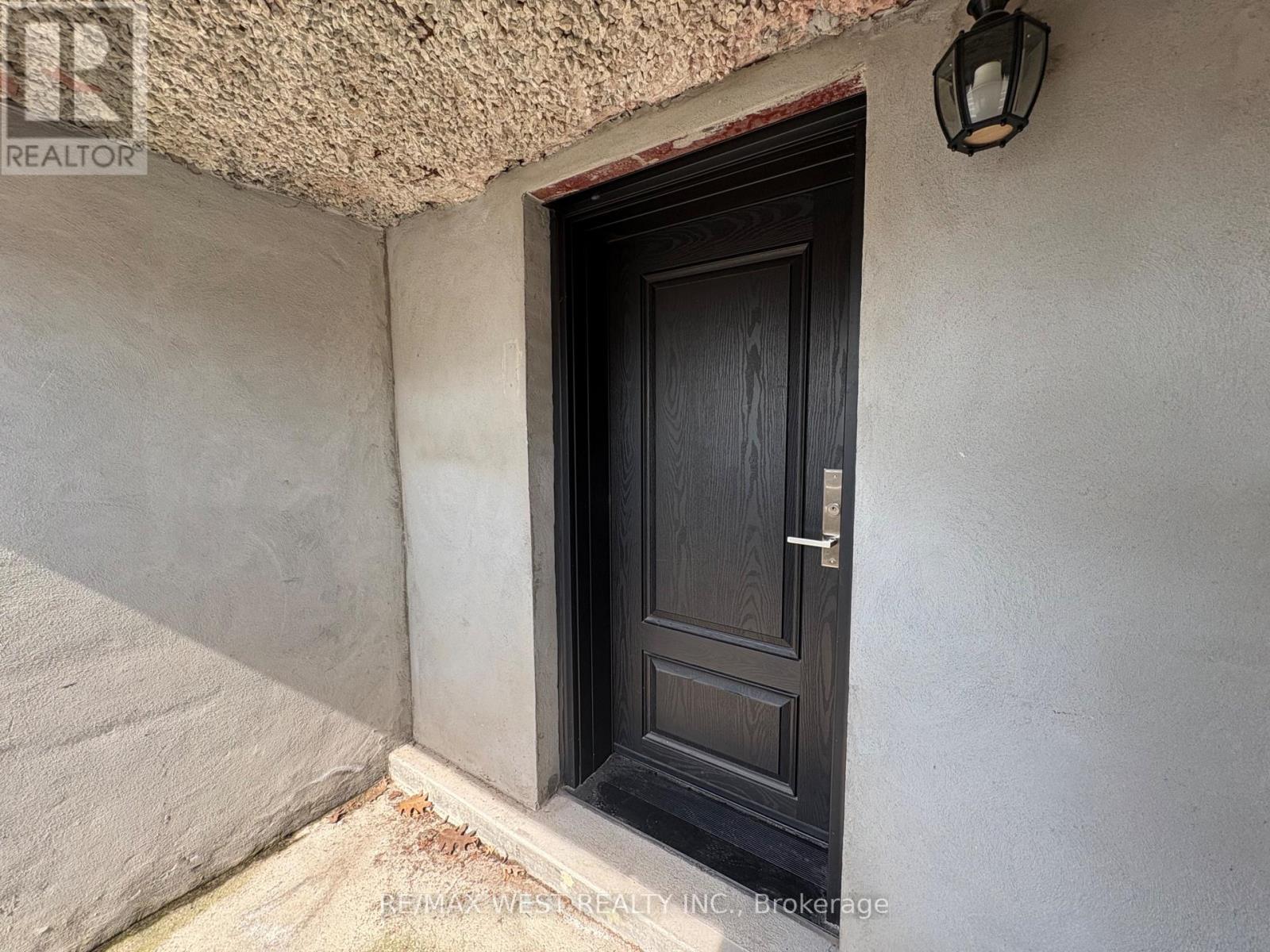 Detached at LOWER LEVEL - 32 HARROW DRIVE, Toronto