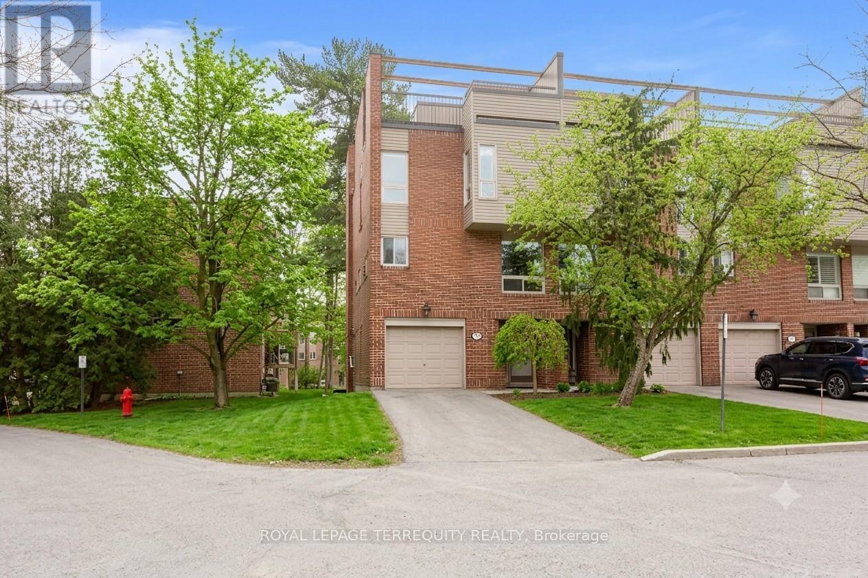Townhouse at 33 - 1250 MARLBOROUGH COURT, Oakville