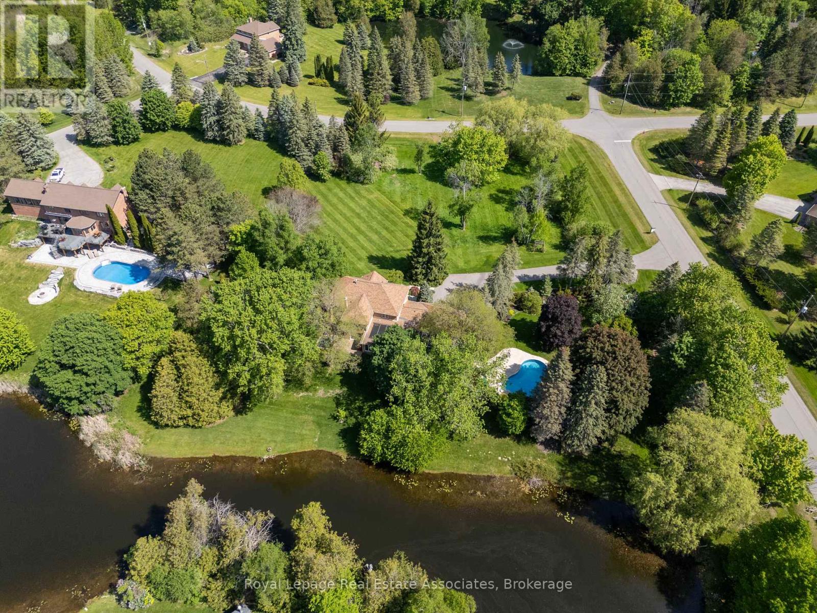Detached at 4 WOLF CRESCENT, Caledon