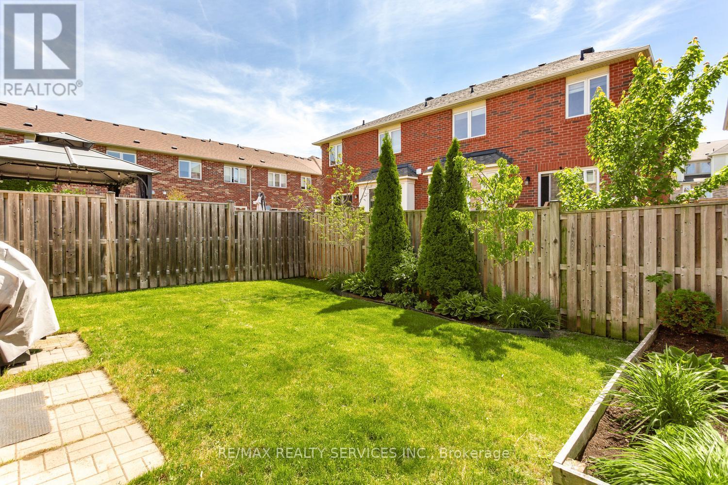 Semi-Detached/Link at 164 MCDOUGALL CROSS, Milton