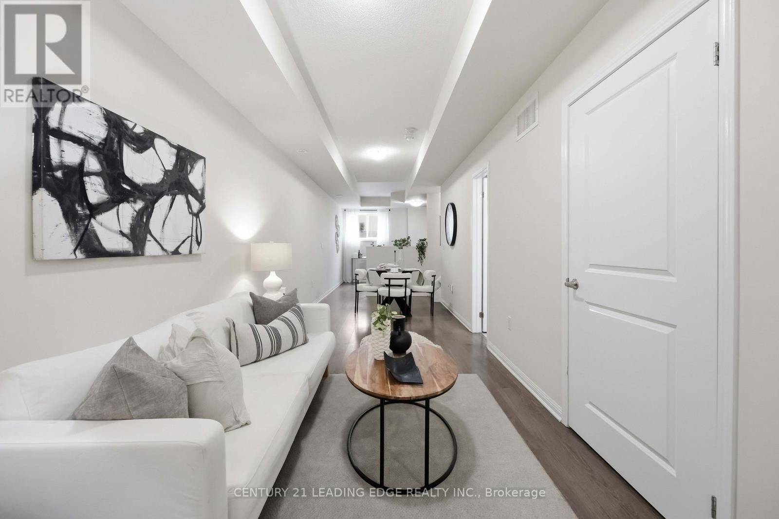 Townhouse at 121 - 380 HOPEWELL AVENUE, Toronto