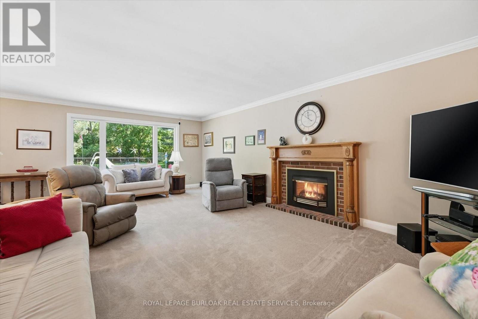 Detached at 951 CLOVERLEAF DRIVE, Burlington