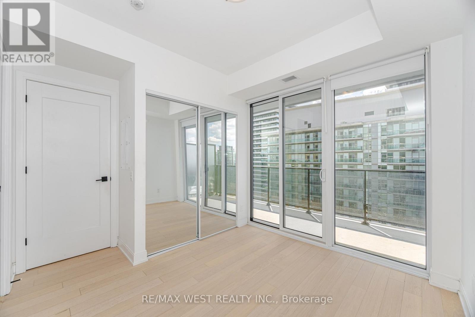 Apartment at 4007 - 70 ANNIE CRAIG DRIVE, Toronto