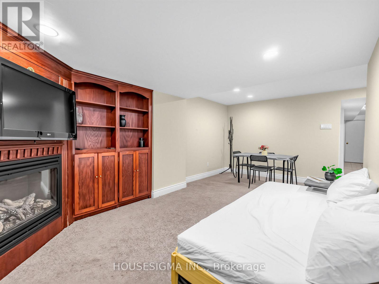 Townhouse at 94 - 455 APACHE COURT, Mississauga