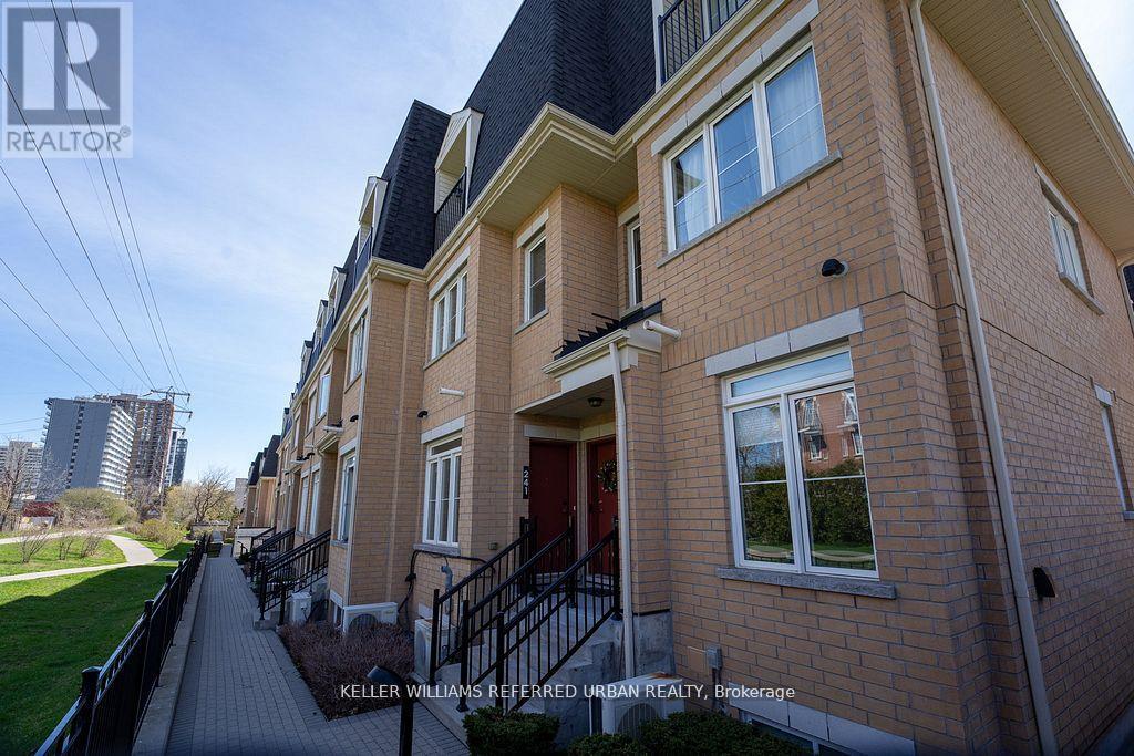 Townhouse at 241 - 390 HOPEWELL AVENUE, Toronto