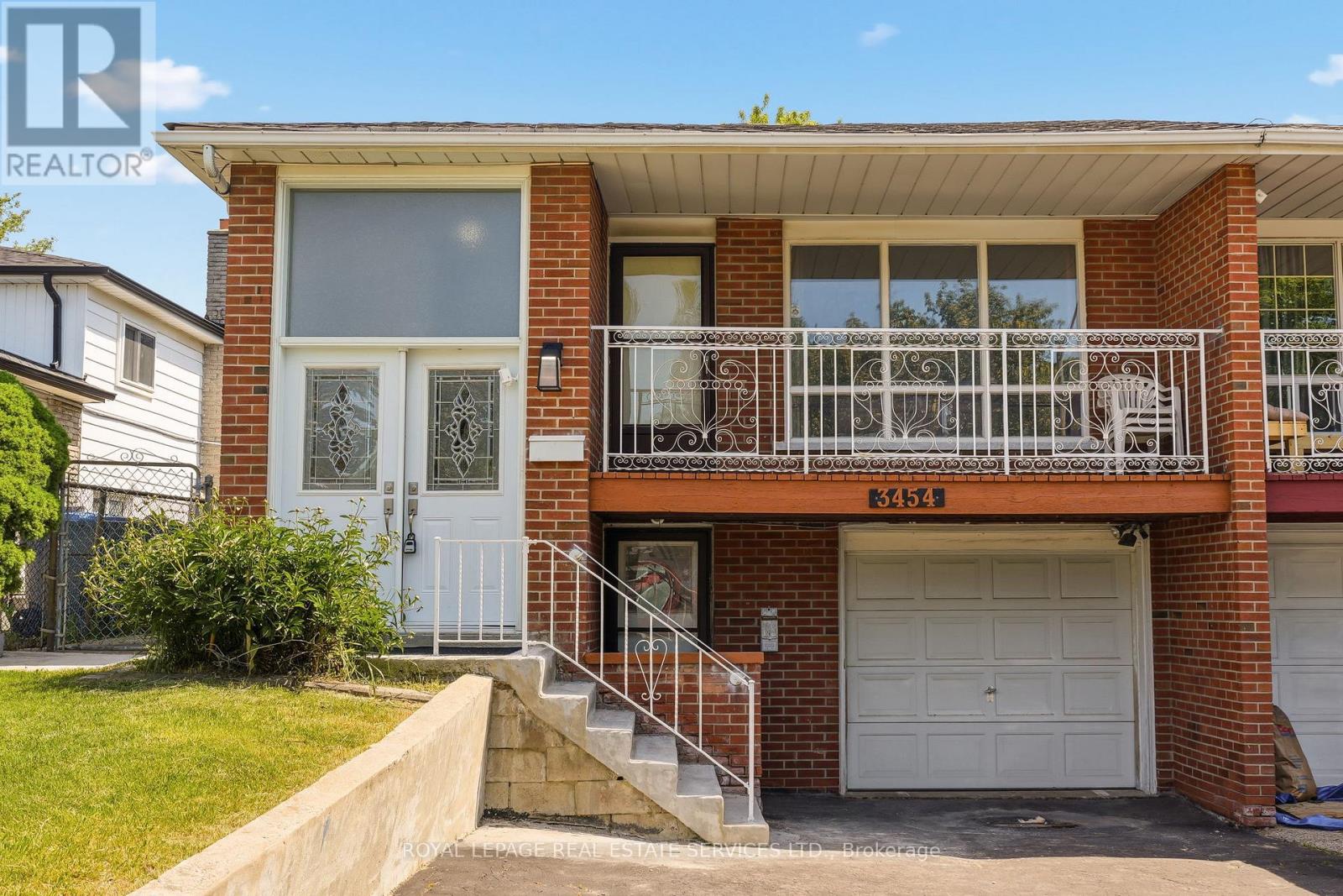 Semi-Detached/Link at 3454 OAKGLADE CRESCENT, Mississauga (Erindale)