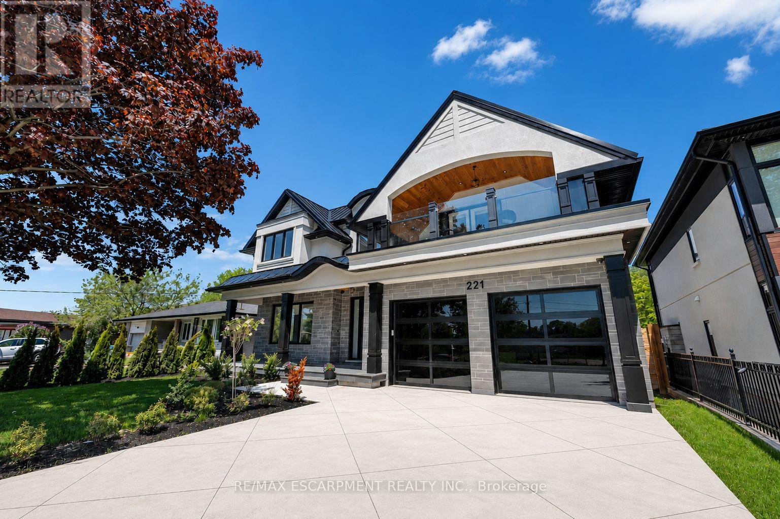 Detached at 221 MORDEN ROAD E, Oakville (WO West)
