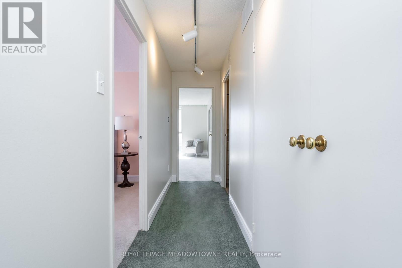 Apartment at 3303 - 3650 KANEFF CRESCENT, Mississauga
