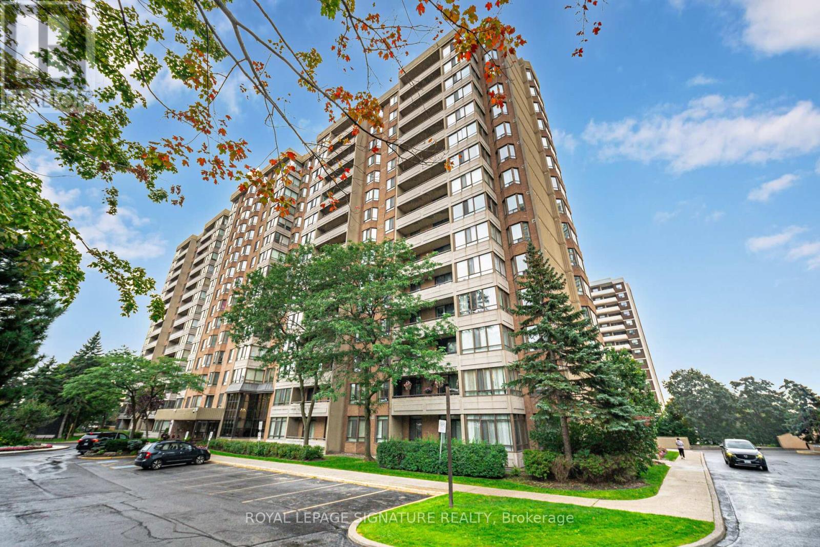Apartment at 109 - 5 LISA STREET, Brampton (Queen Street Corridor)
