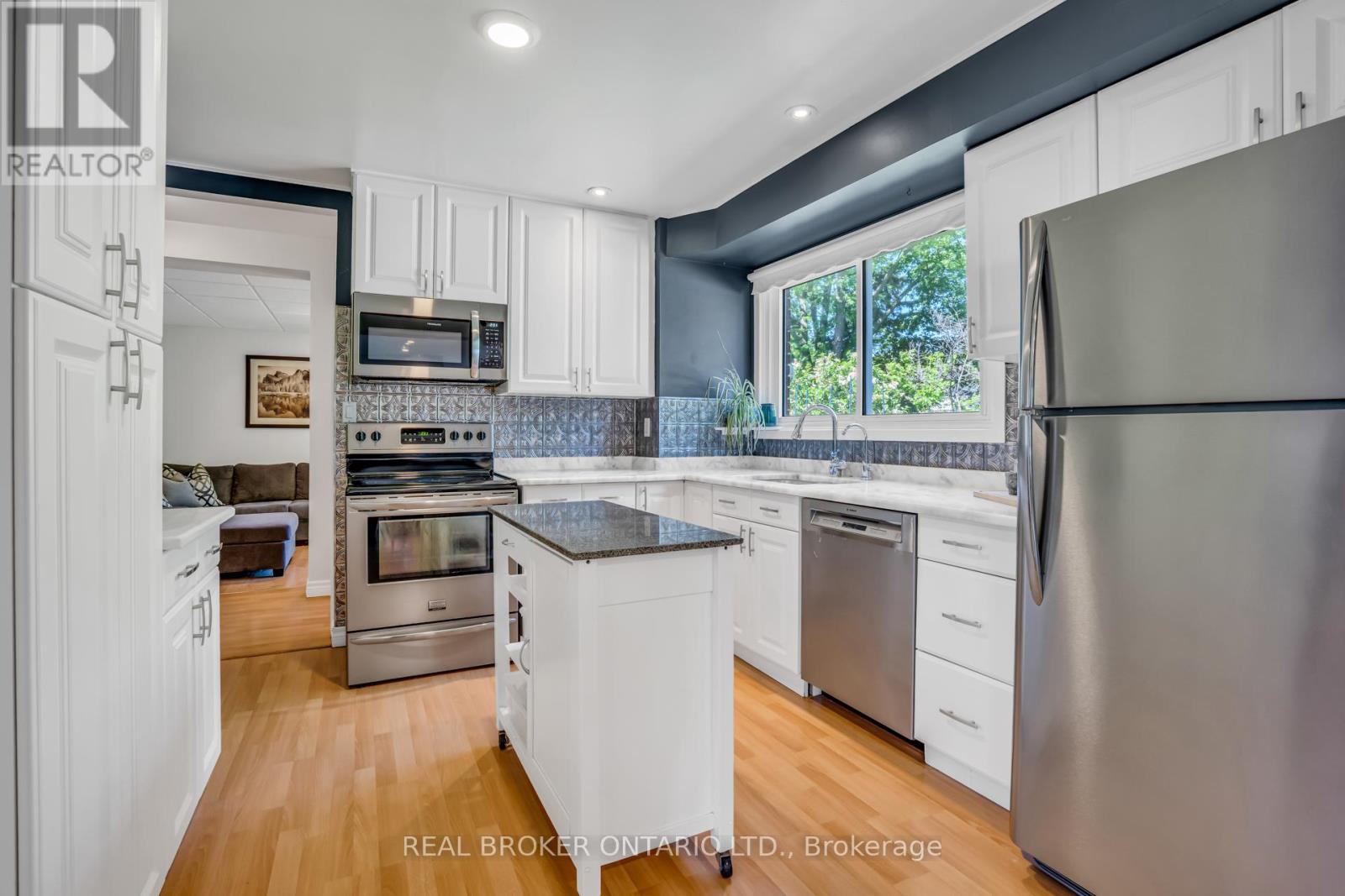 Detached at 341 APPLEBY LINE, Burlington