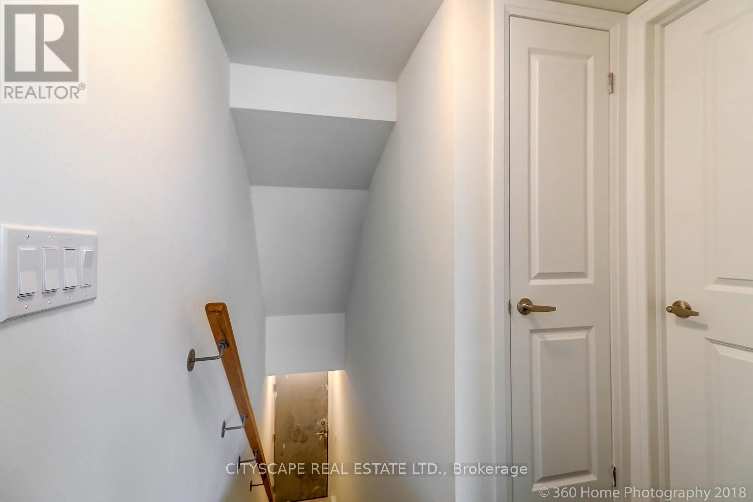 Townhouse at 4 - 142 WILLIAM DUNCAN ROAD, Toronto