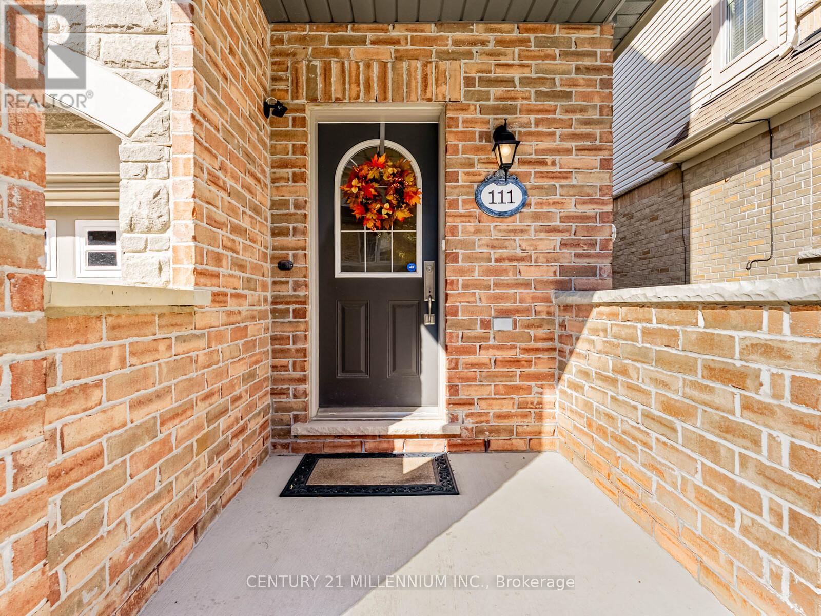 Townhouse at 111 CEDAR LAKE CRESCENT, Brampton