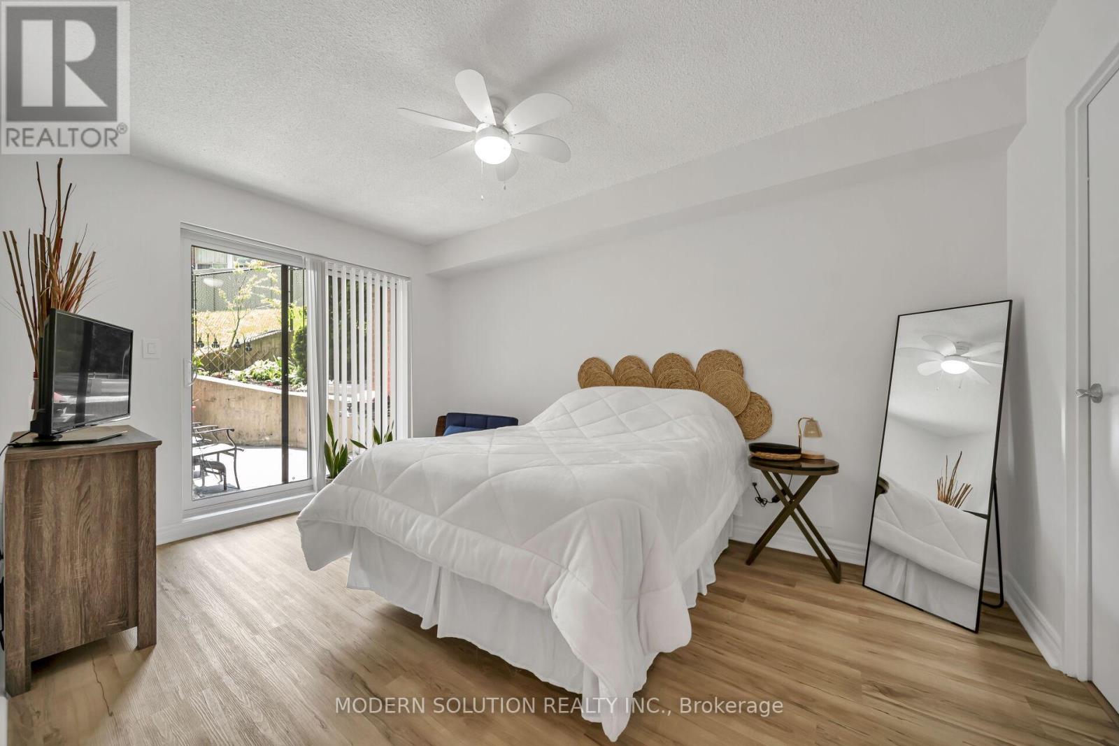 Apartment at 201 - 1000 CEDARGLEN GATE N, Mississauga