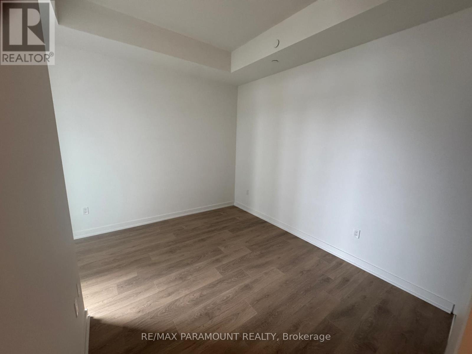 Apartment at 605 - 1037 THE QUEENSWAY, Toronto