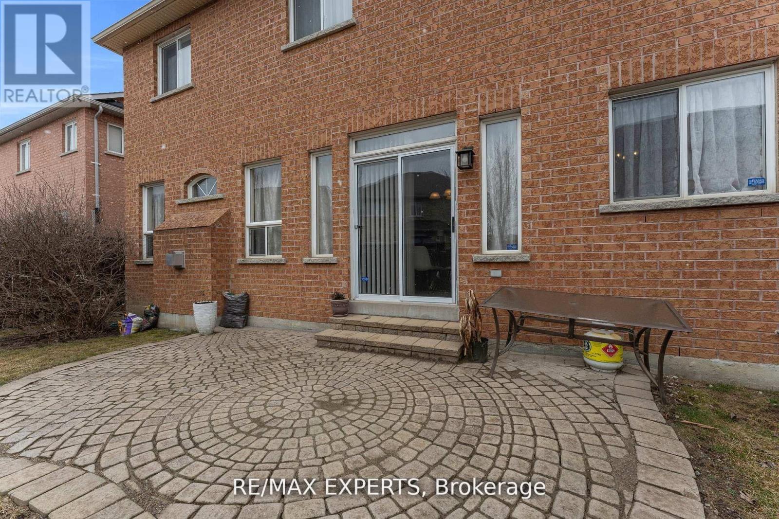 Detached at 13 VILLAGEWOOD STREET, Brampton