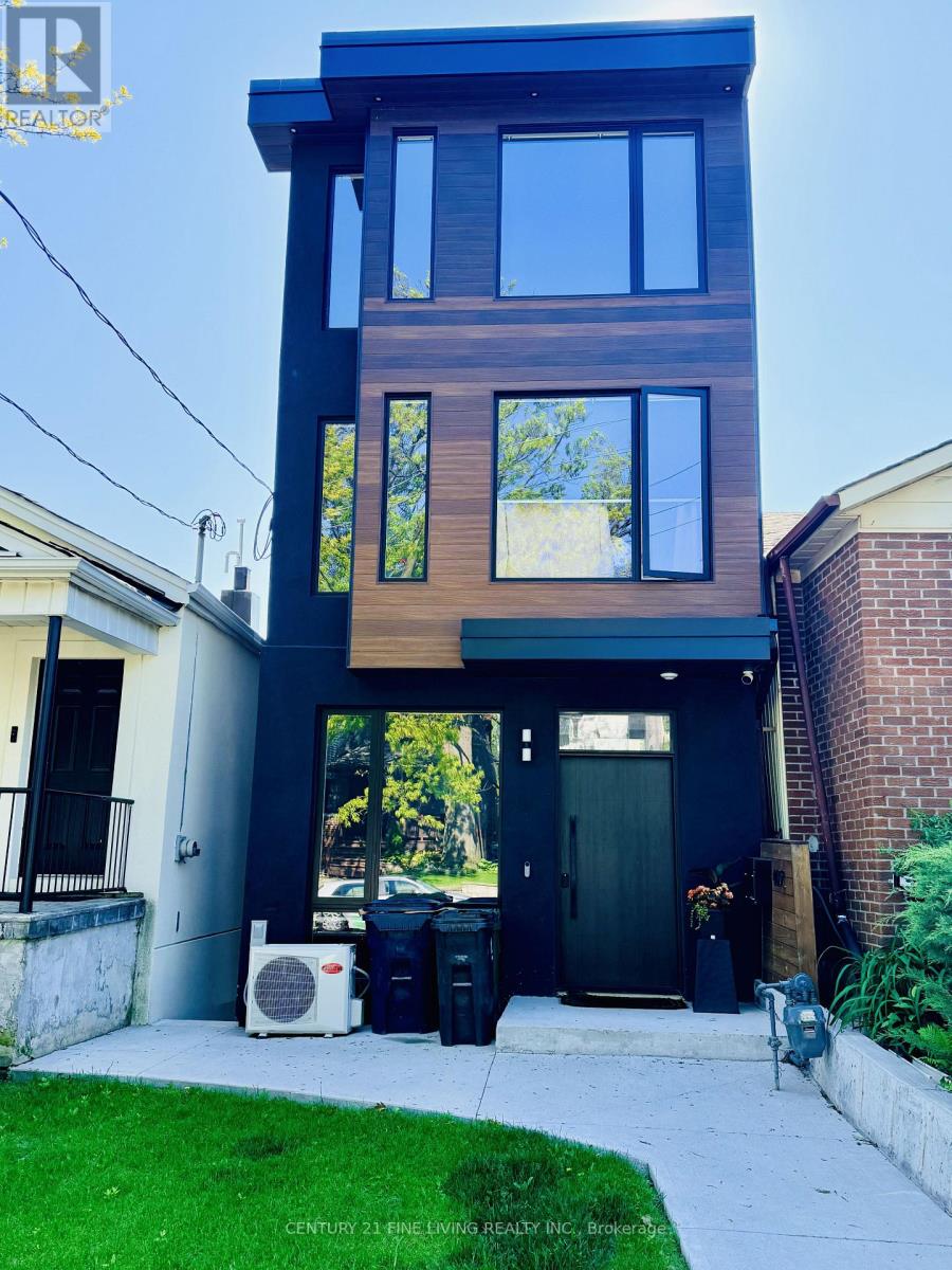 Semi-Detached/Link at 402 MCROBERTS AVENUE, Toronto (Caledonia-Fairbank)