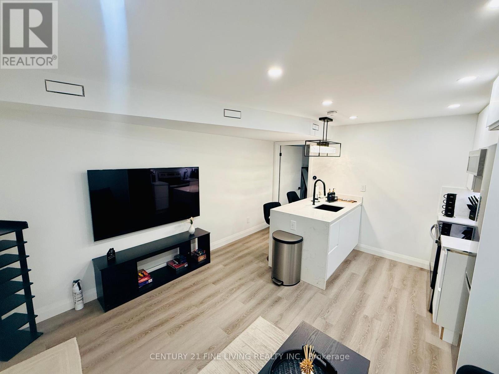Semi-Detached/Link at 402 MCROBERTS AVENUE, Toronto