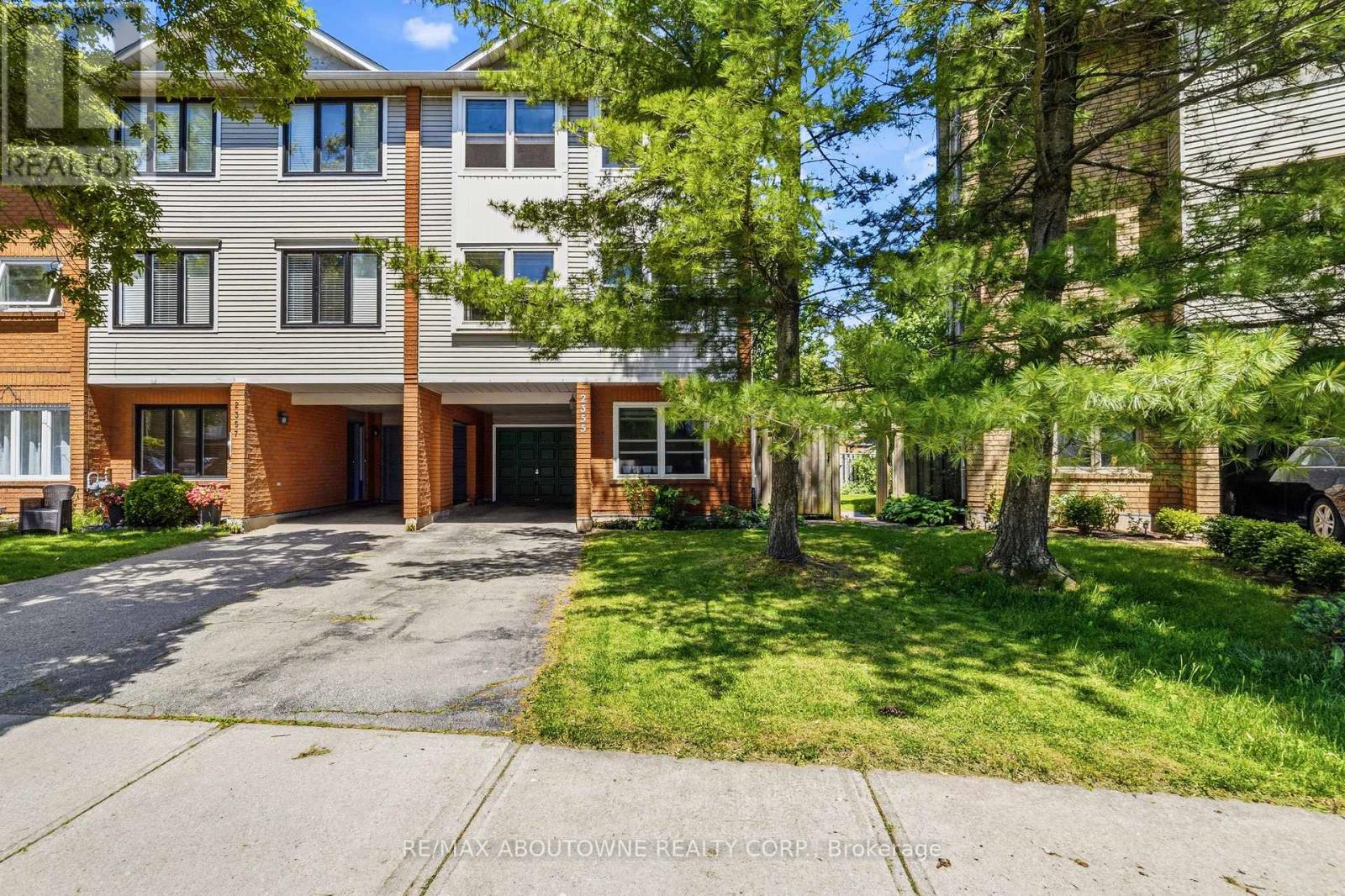 Townhouse at 2355 STRAWFIELD COURT, Oakville