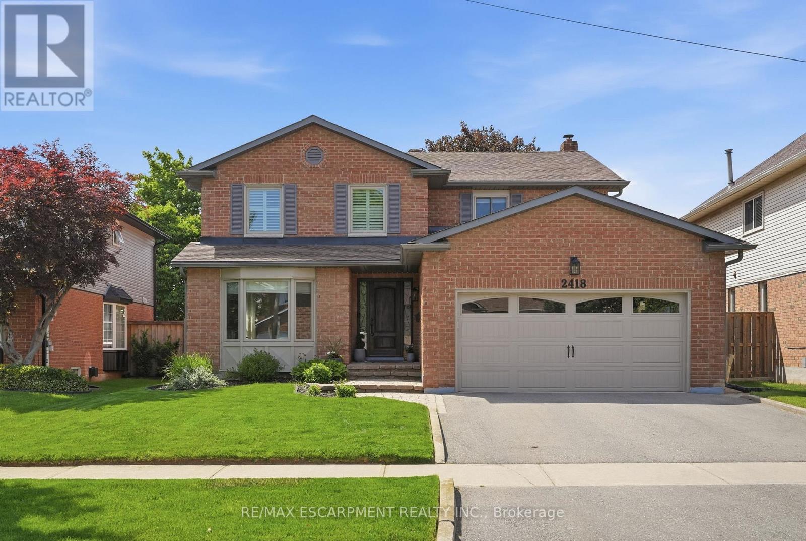 Detached at 2418 BUTTERNUT CRESCENT, Burlington