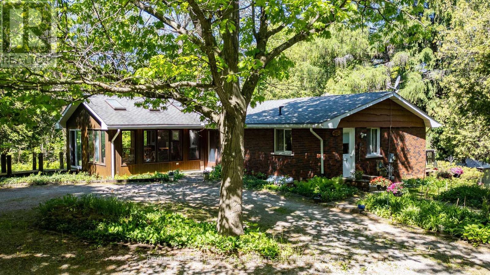 Detached at 1265 BRITANNIA ROAD, Burlington