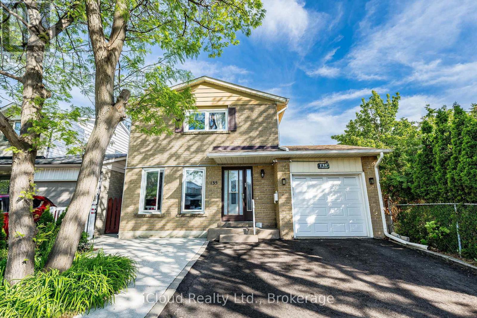 Detached at 135 AUTUMN GLEN CIRCLE, Toronto
