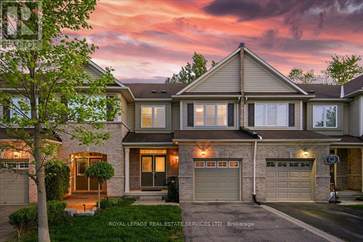 Townhouse at 2020 COLONEL WILLIAM PARKWAY, Oakville