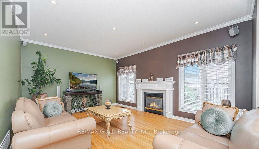 Detached at 5 SUMMERSHADE STREET, Brampton