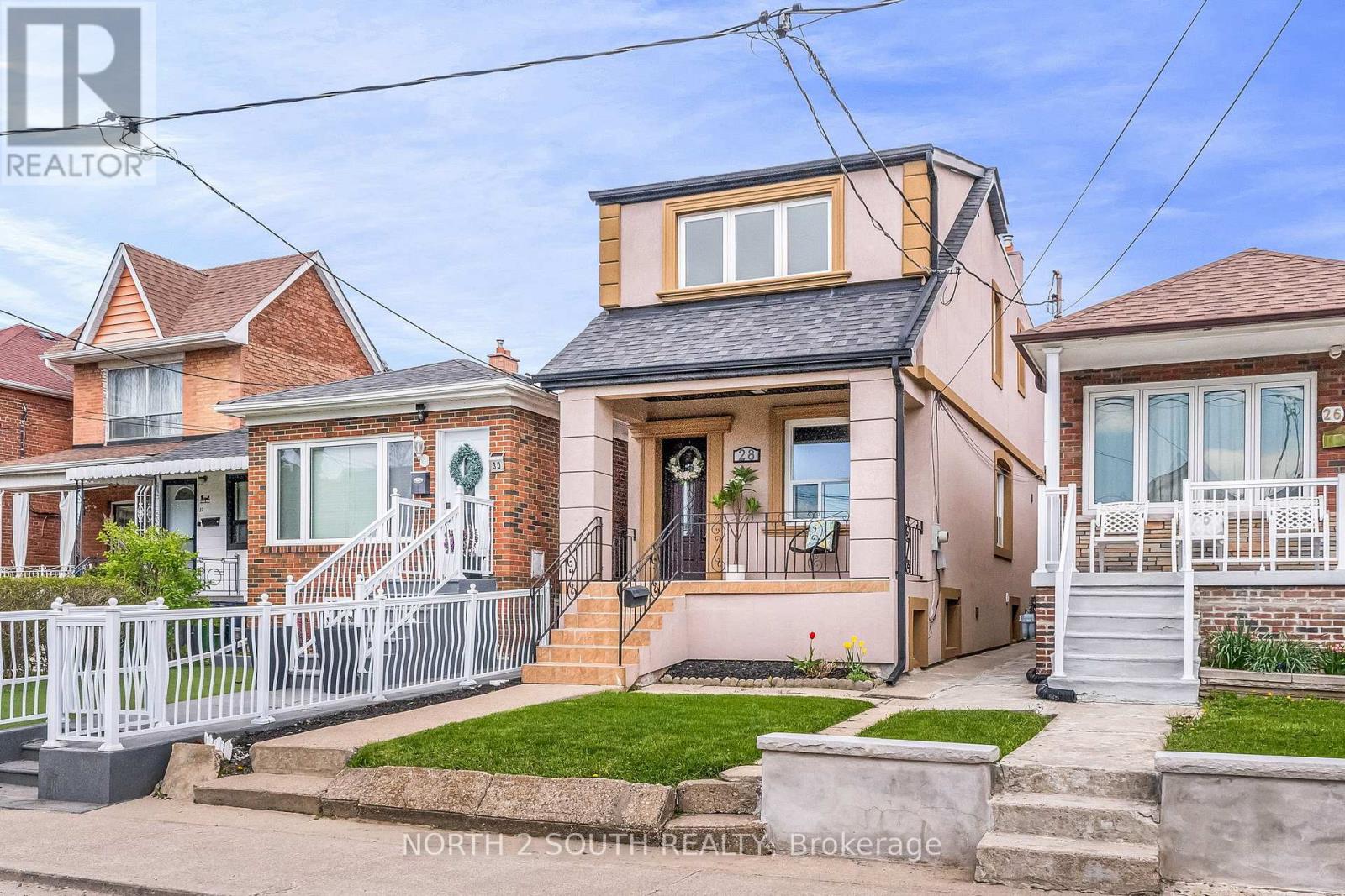 Detached at 28 TEIGNMOUTH AVENUE, Toronto