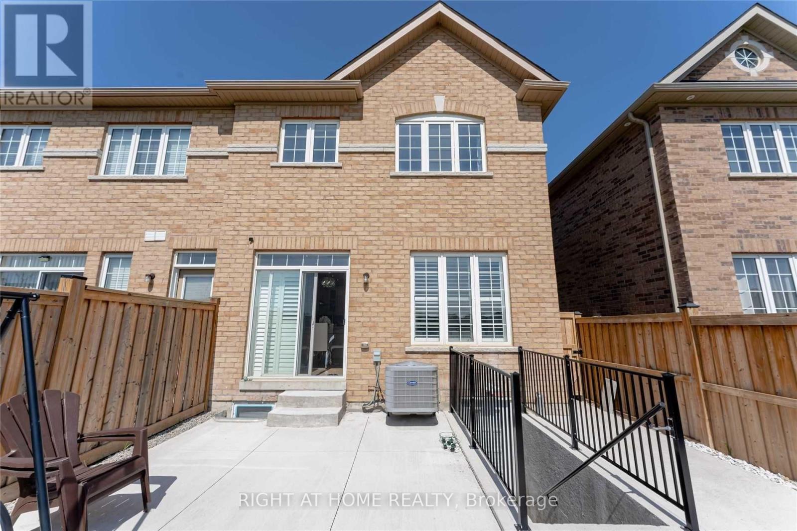 Townhouse at 41 DUFAY ROAD, Brampton (Northwest Brampton)