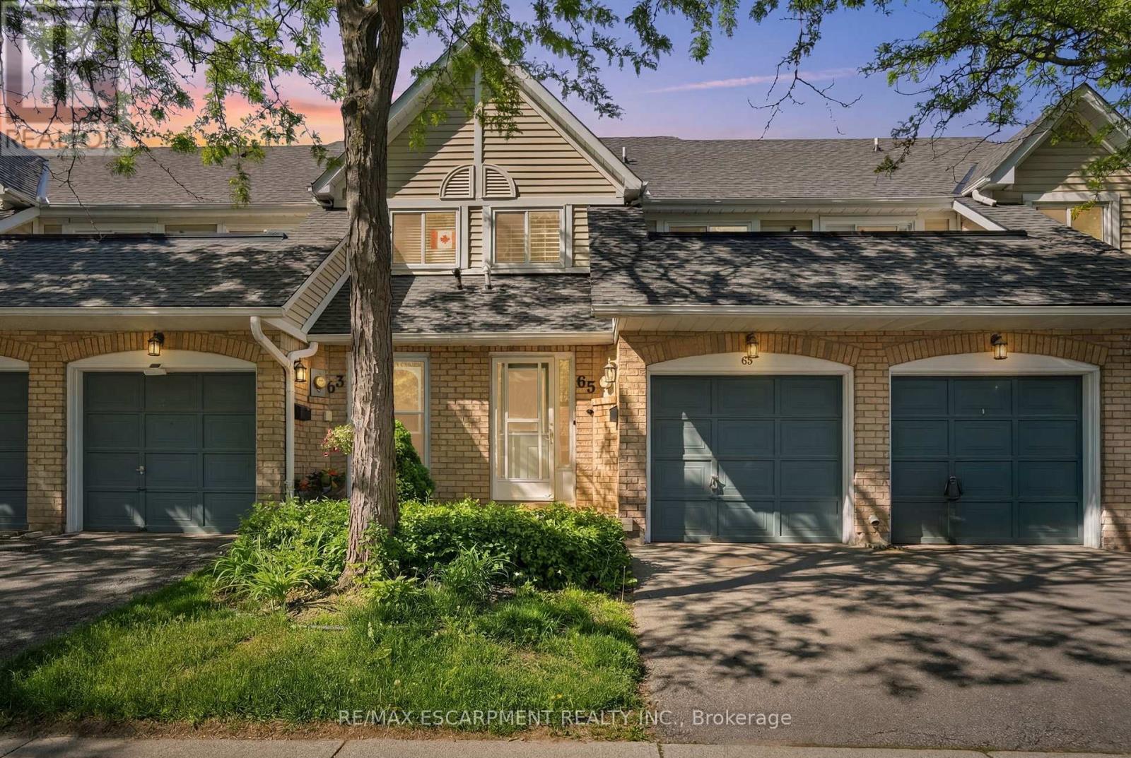 Townhouse at 65 - 2530 NORTHAMPTON BOULEVARD, Burlington (Headon)
