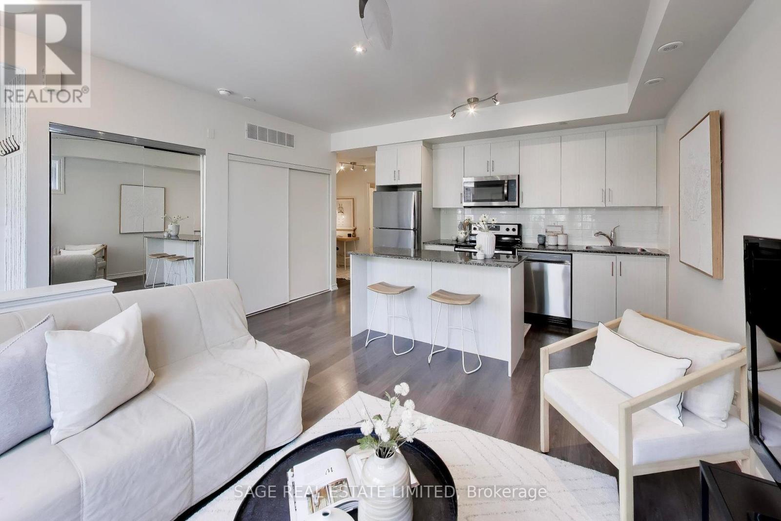 Townhouse at 2 - 130 LONG BRANCH AVENUE, Toronto (Long Branch)