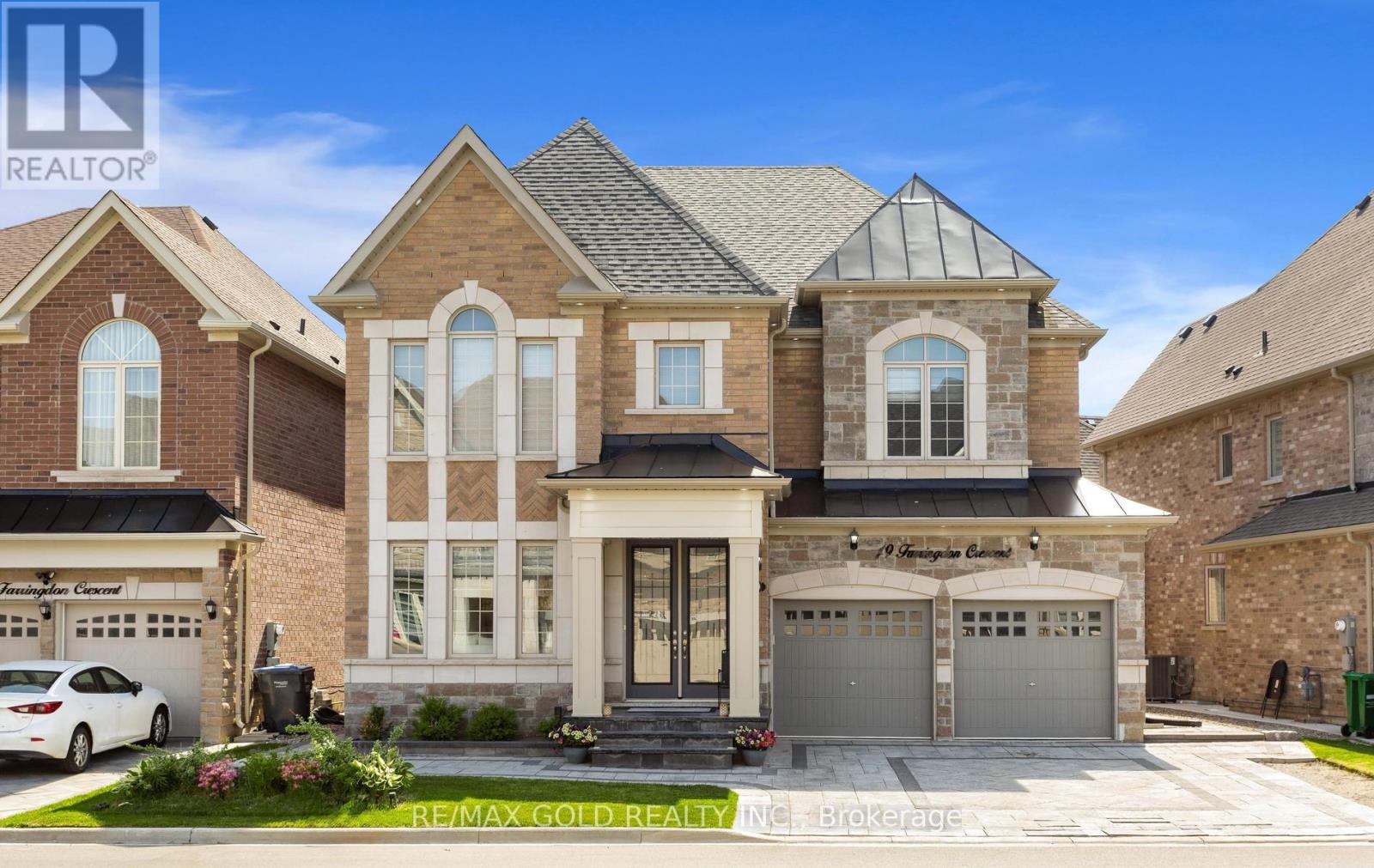 Detached at 19 FARRINGDON CRESCENT, Brampton (Northwest Brampton)