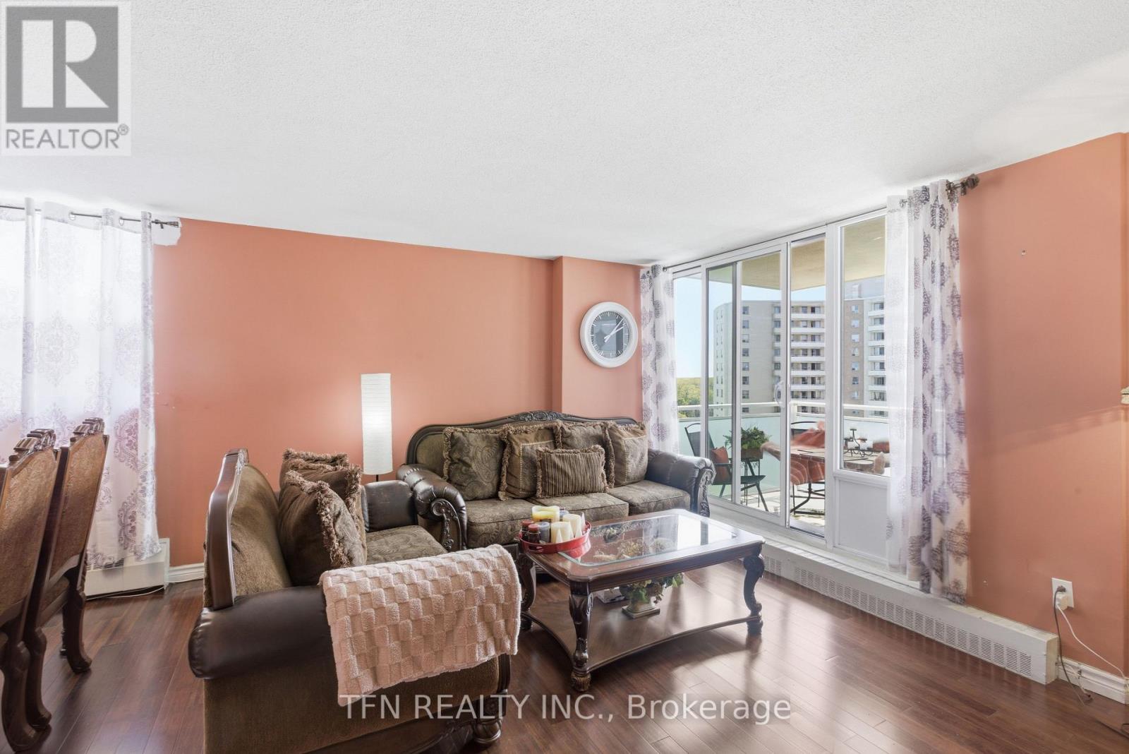 Apartment at 1204 - 2345 CONFEDERATION PARKWAY, Mississauga